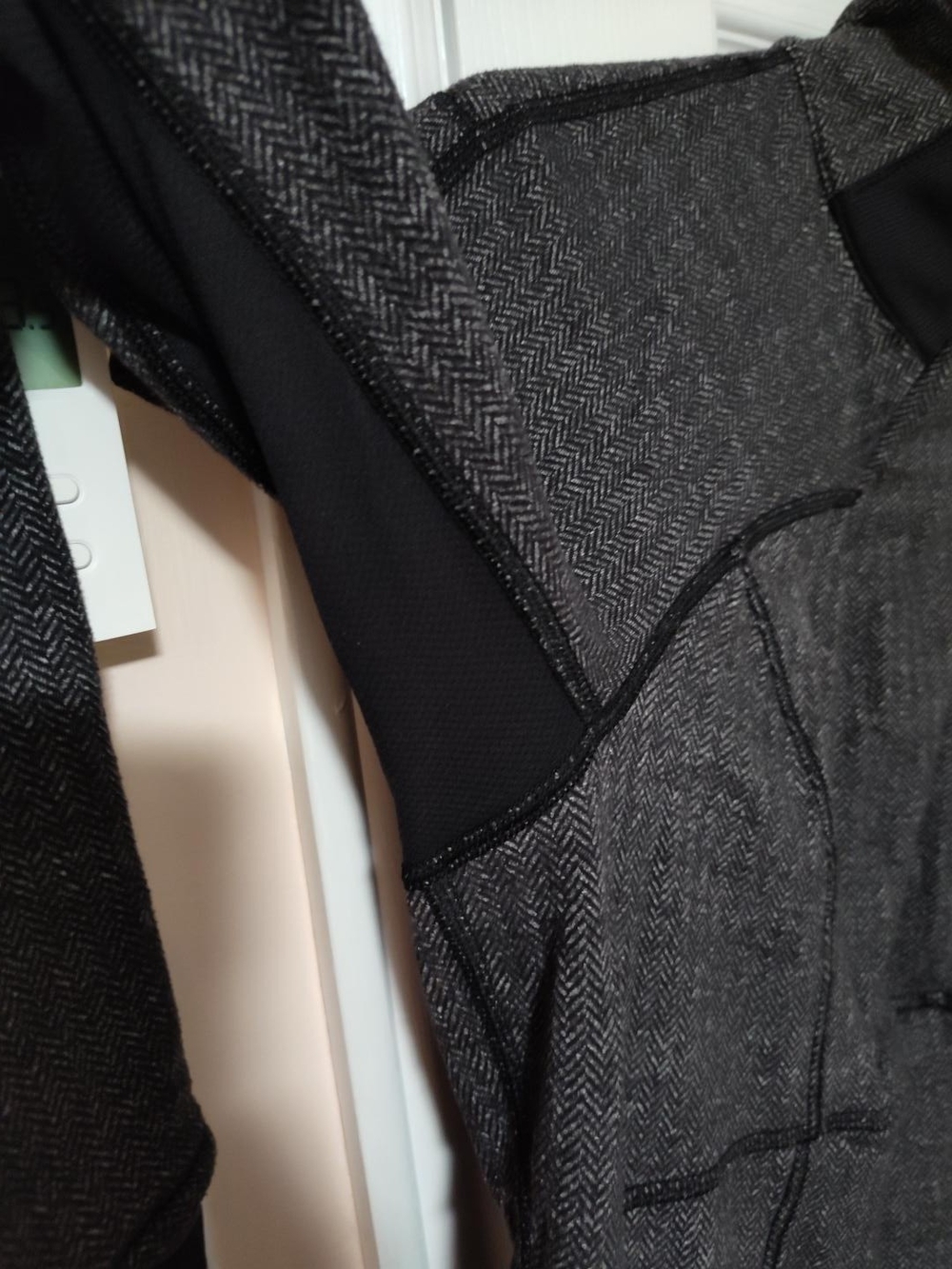 Lululemon Herringbone Pullover Jacket Size 10 Grey Black - Picture 6 of 10